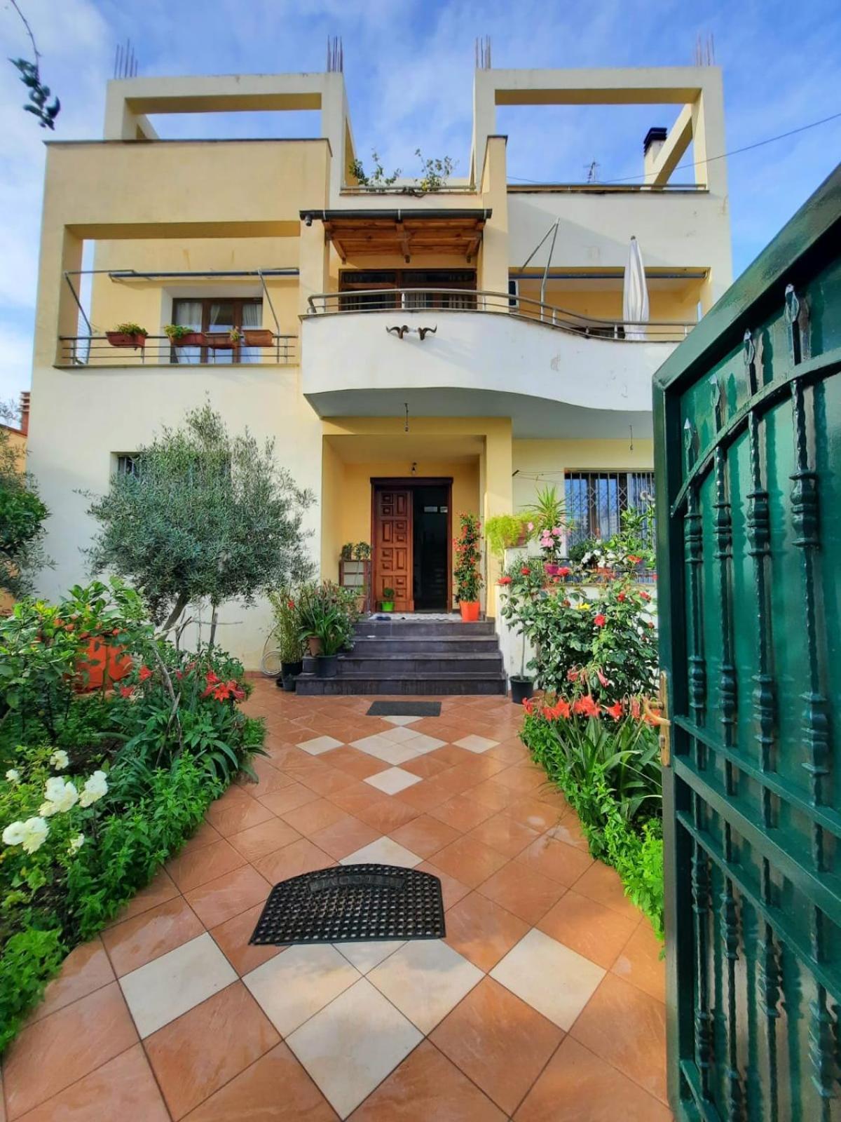 Guest Room Near Historical Center Vlorë エクステリア 写真
