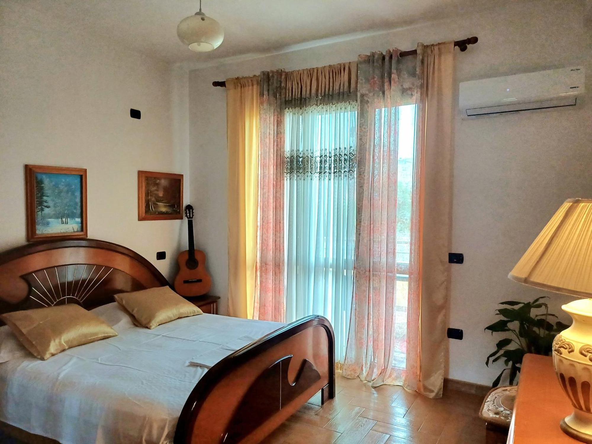 Guest Room Near Historical Center Vlorë エクステリア 写真